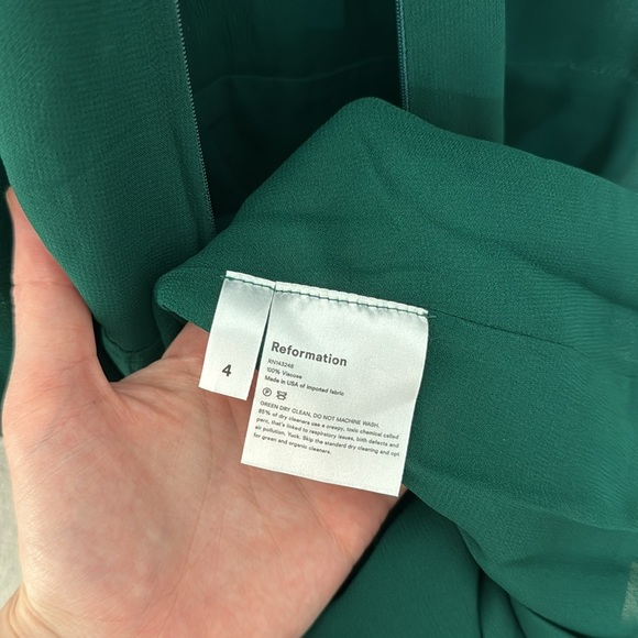 Reformation Cosa Dress in Emerald Green - Picture 5 of 5